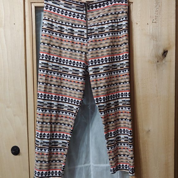 J & K womans stretch front zip capris  size see description - Picture 5 of 10